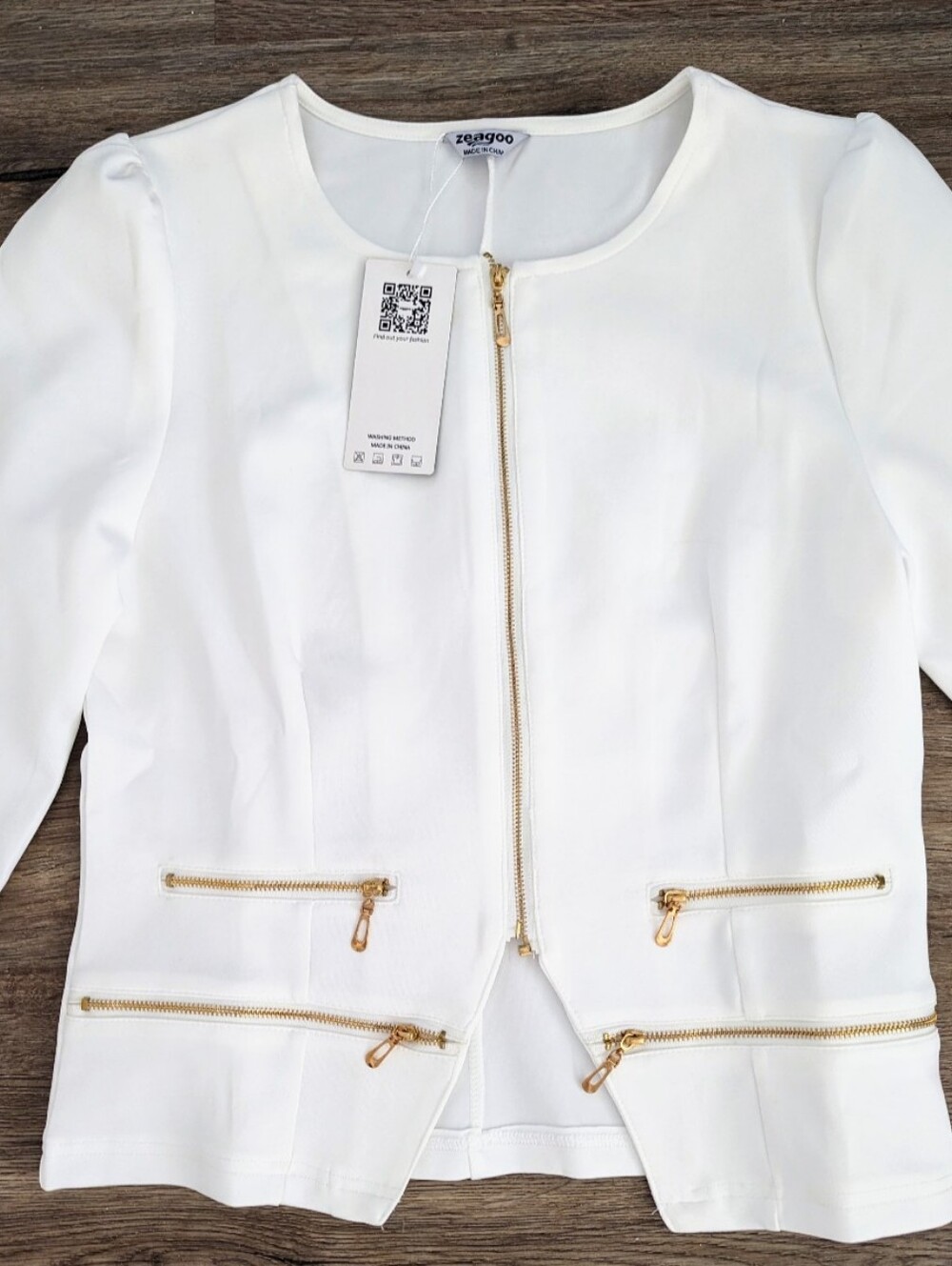 Zeagoo White Zip up Blazer with goldtone hardware BNWT